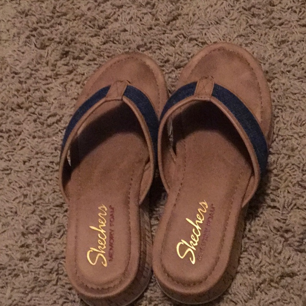 Skechers flip flops